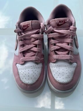 Nike Pink & White Low-Top Sneakers with Dusty Rose Accents Size 1Y